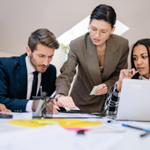 تحلیل ارتباطات تیمی بر اساس تیپ های شخصیتی تست دیسک